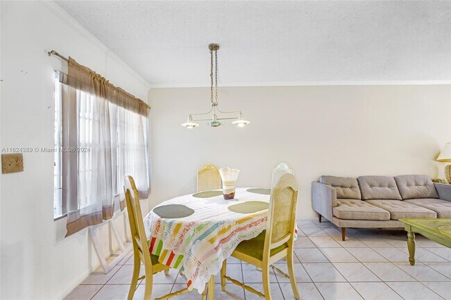 Foto del edificio - 4143 N Ocean Blvd