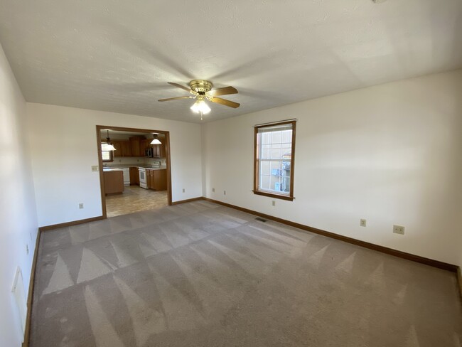 Building Photo - 6269 E Pea Ridge Rd