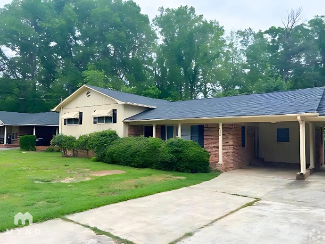 Building Photo - 1330 Oakdale Dr