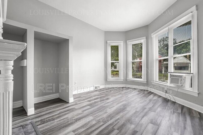 Building Photo - 2723 W Chestnut St