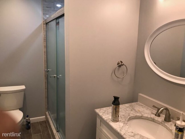 Building Photo - 2 br, 1 bath Apartment - 19 Chestnut Ave