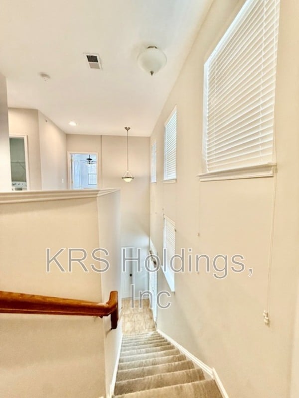 Building Photo - 13960 Greendale Dr