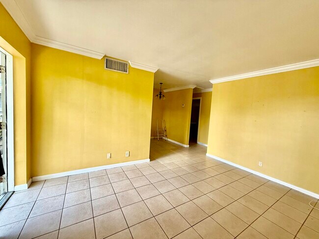 Foto del edificio - 1607 Holly St