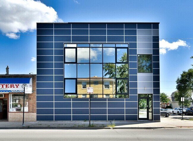 Foto del edificio - 7427 W Addison St