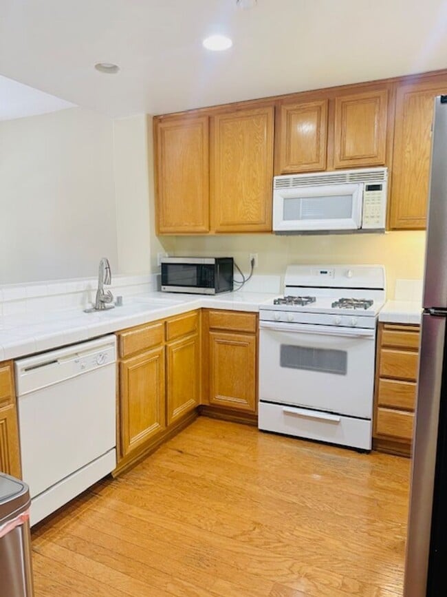 Building Photo - 820 Timberwood