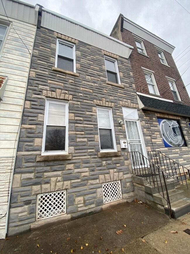 Foto del edificio - 3B1.5B Row House Available NOW in Fishtown