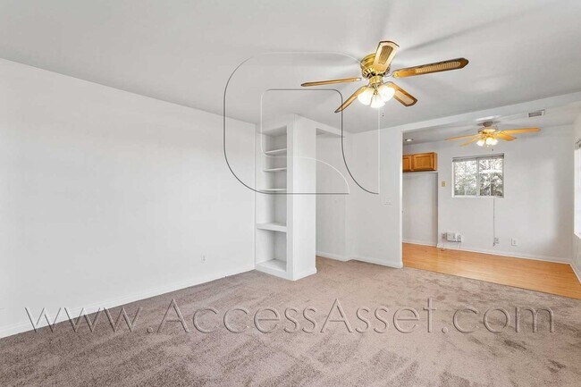 Building Photo - Spacious One Story 2 Bed/1.5 Bath Home In Wonderful City Of Lake Elsinore!