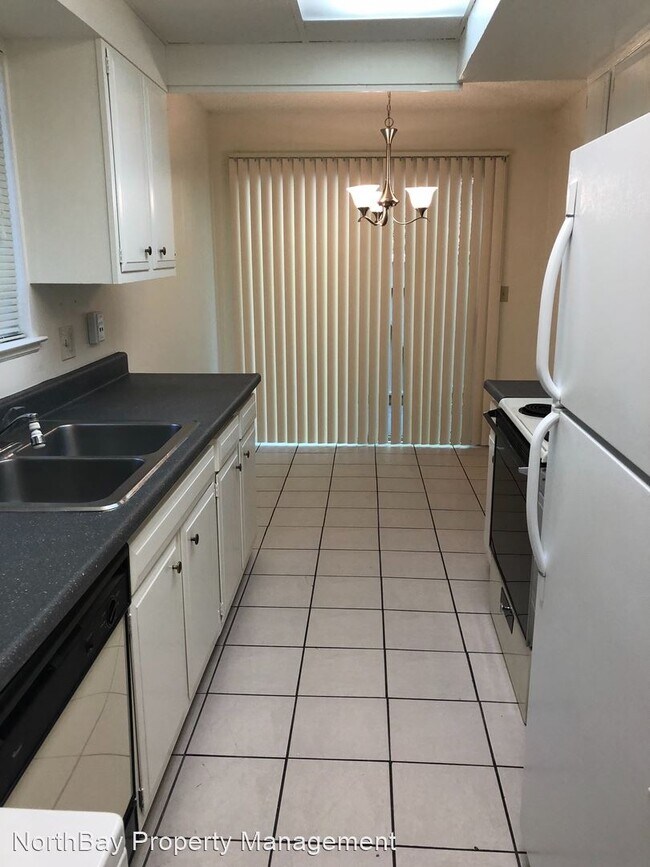 Building Photo - 2015 Mount Olive Dr