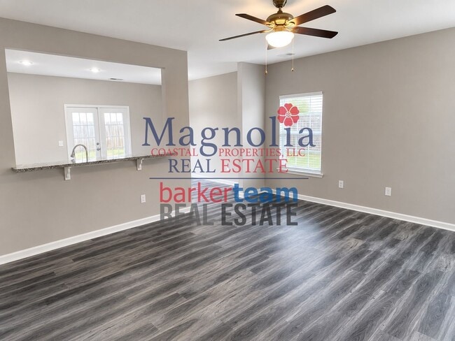 Building Photo - 3 Bedroom 2 Bathroom Home in Live Oak Subdivision - Richmond Hill