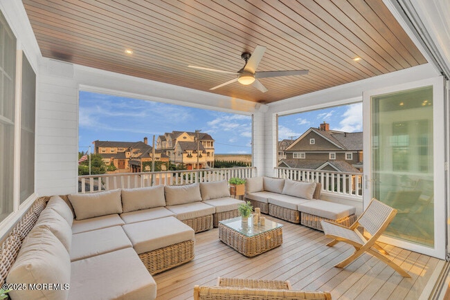 Foto del edificio - 985 Ocean Ave