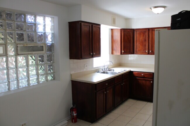 Foto del edificio - 8300 S Vernon Ave