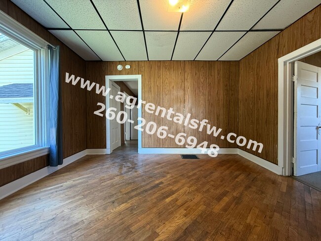 Building Photo - 509 S Cedar St