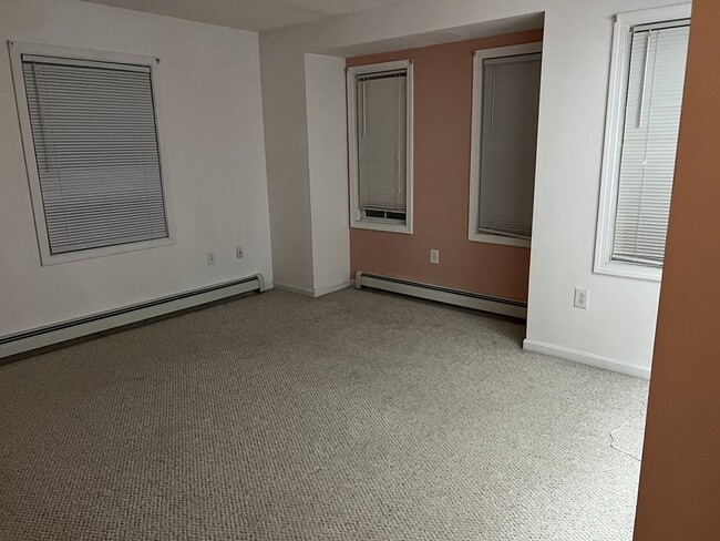 Building Photo - 462 Plantation St
