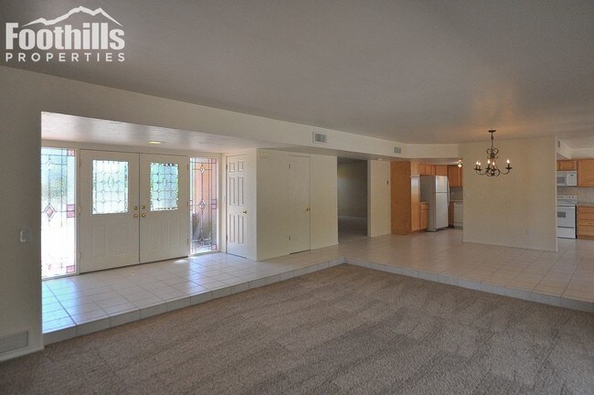 Building Photo - 4951 E Mission Hill Pl