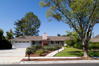 Building Photo - 385 Somerset Cir