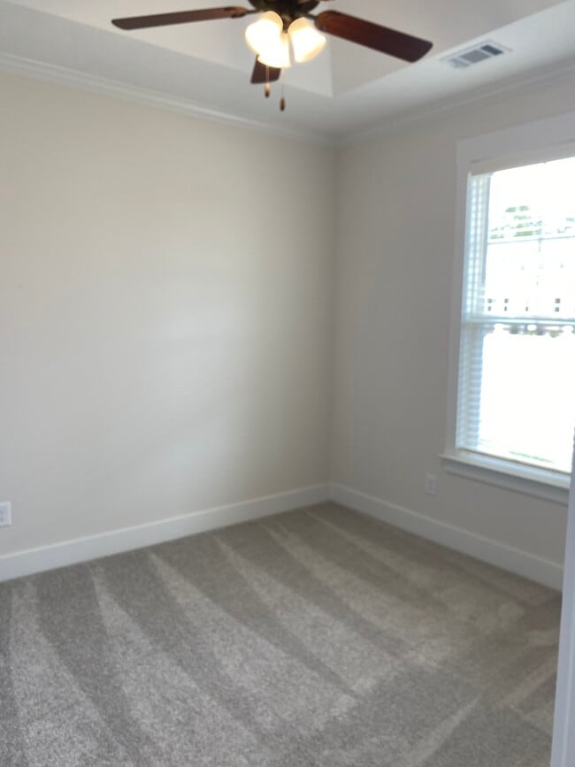 Building Photo - 178 Outpost Dr