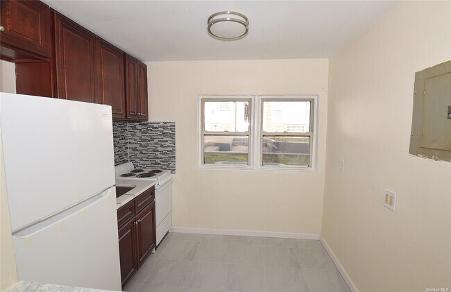 Foto del edificio - 425 E Broadway