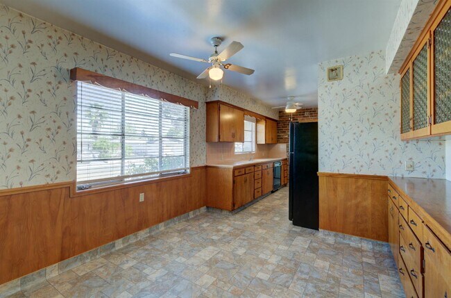 Building Photo - 123 W McKinley Ave