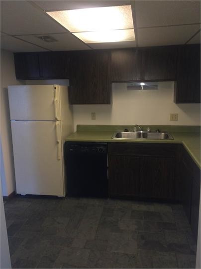 Building Photo - 815 E 38th Pl