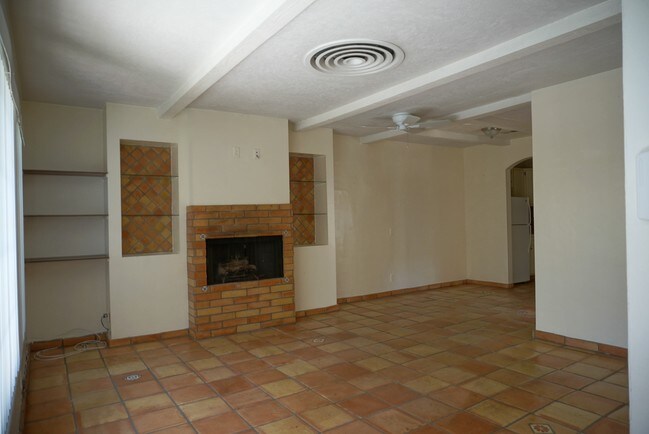 Building Photo - 1380 N Indian Canyon Dr