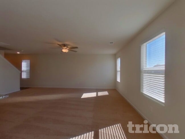 Foto del edificio - 4012 Reinfield Dr