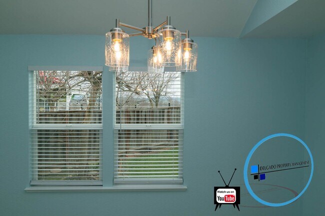 Building Photo - GORGEOUS VIEWS in this must see home!