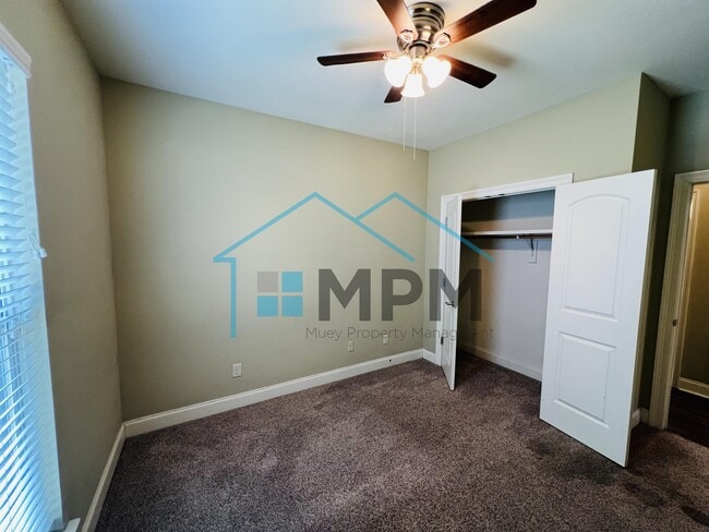 Foto del edificio - 111 Briar Glen Dr