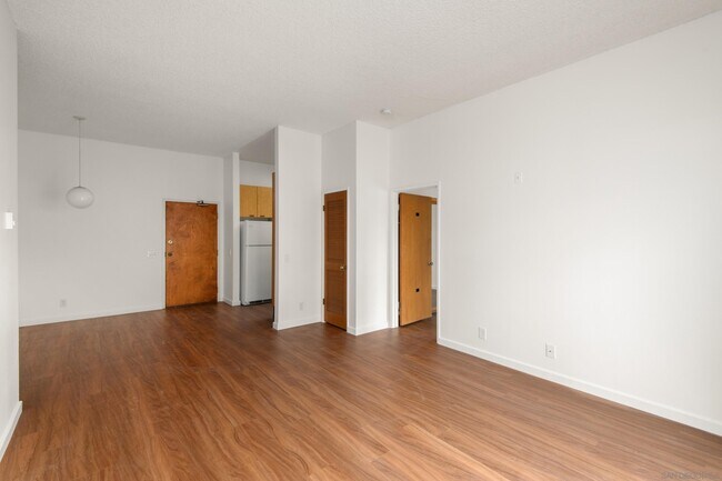 Building Photo - 8310 Regents Rd