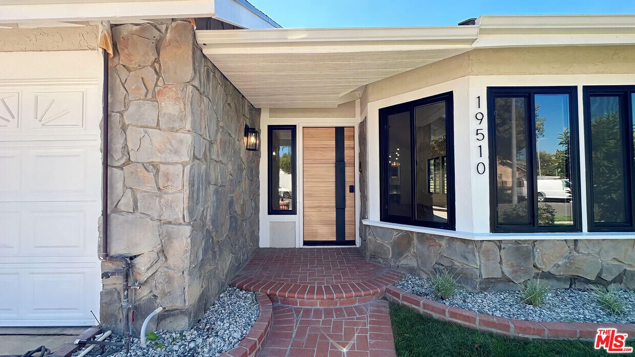 19510 Cohasset St, Los Angeles, CA 91335 House Rental in Los Angeles
