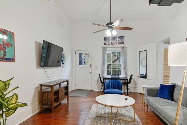 Foto del edificio - 1803 Third St and 2529 Baronne St