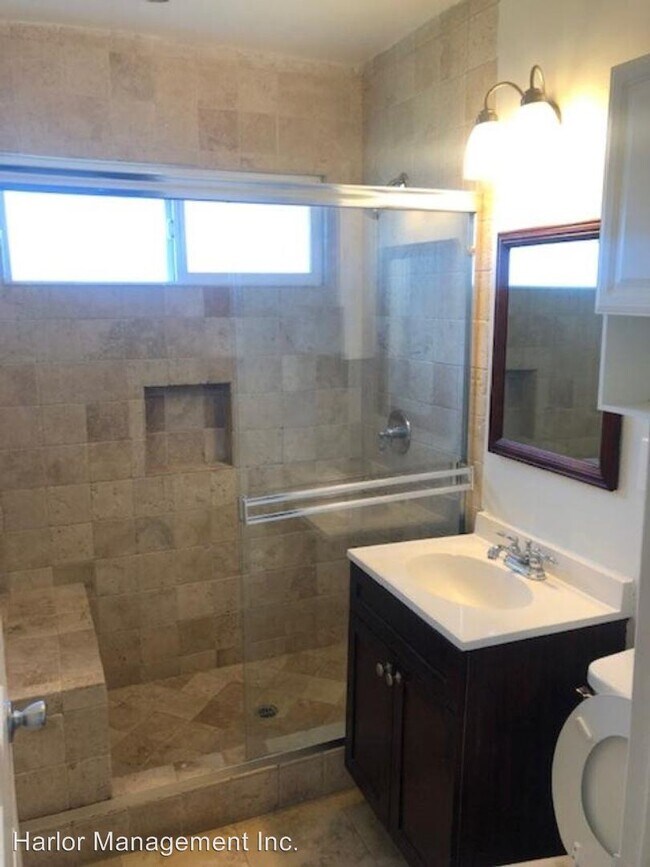 Building Photo - 1 br, 1 bath Apartment - 14022 Burbank Blvd