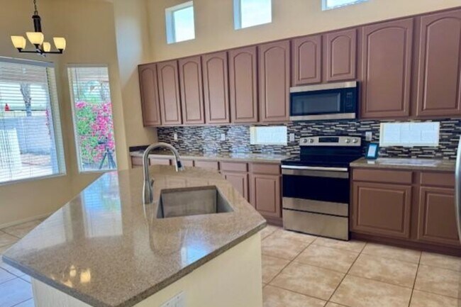 Building Photo - 7798 E Buteo Dr