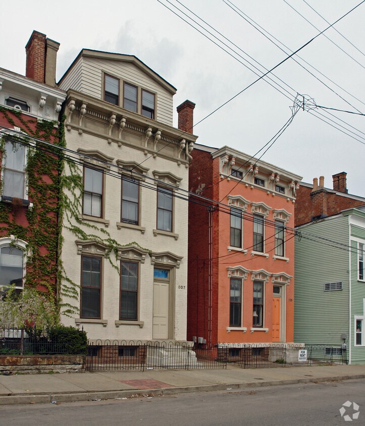 Primary Photo - 805-807 Main St