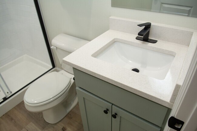 Foto del edificio - Townhouse in the heart of West Fork !