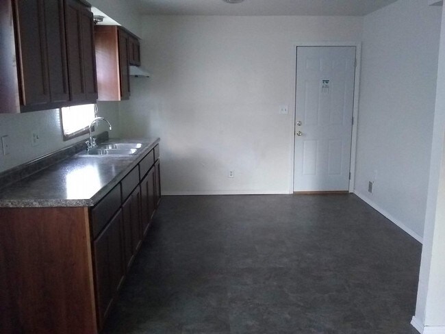 Building Photo - 6466 N. 106th Street - 3 Bedroom Townhouse