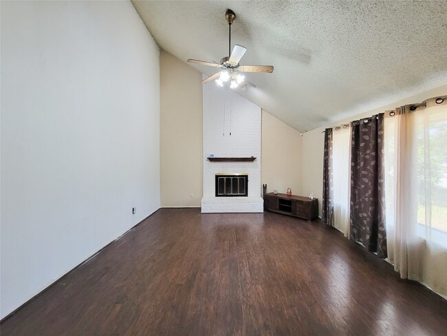 Foto del edificio - 25303 Avery Hill Ln
