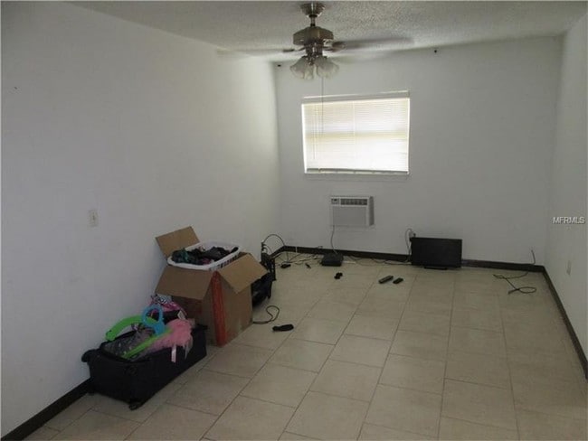 Building Photo - Duplex