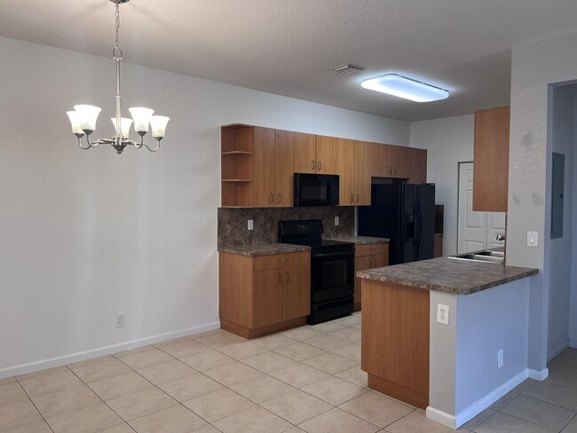 Foto del edificio - 3553 Forest Hill Blvd