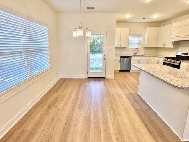 Foto del edificio - Move In Special! Brand New 4-bdroom 2.5 ba...