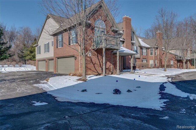 Foto del edificio - 28515 Carlton Way Dr