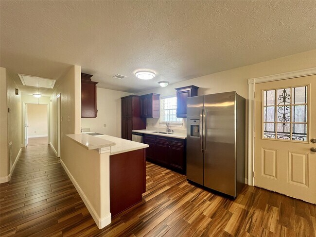 Building Photo - 10670 Norton Dr