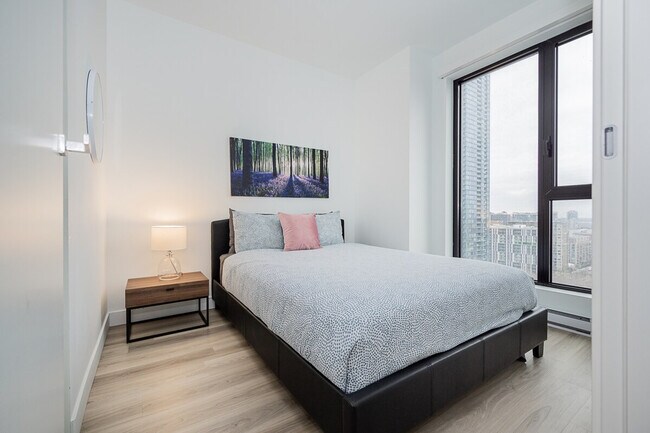 Photo du bâtiment - 1425 Avenue Overdale