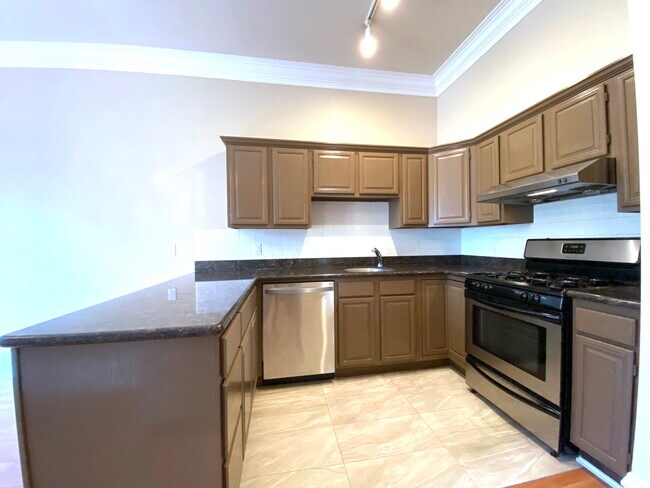 Foto del edificio - 115 Sanchez St