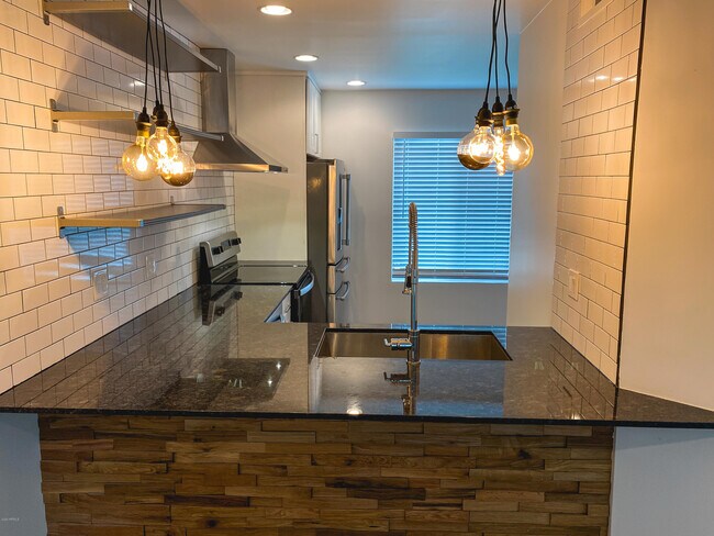Foto del edificio - 4233 N Longview Ave