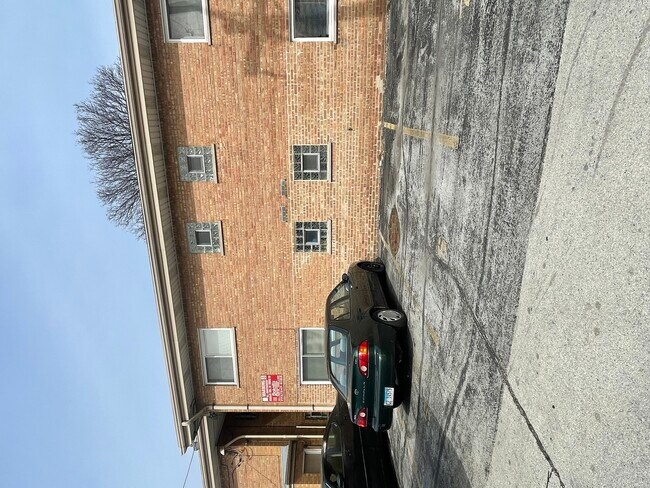 Building Photo - 4211 W 95th St