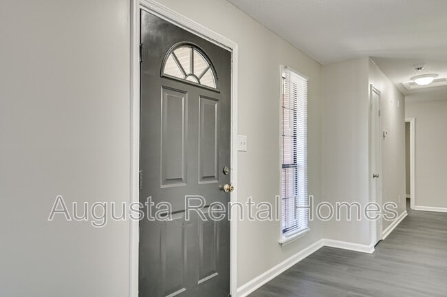 Building Photo - 2716 Cardigan Ct