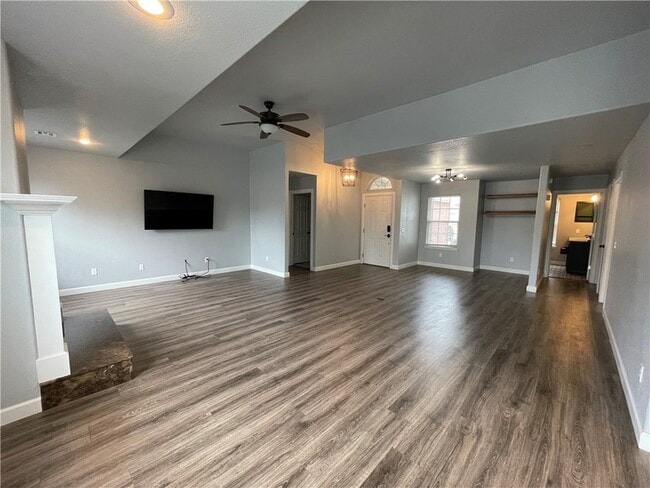 Building Photo - 47 Valley View Cir