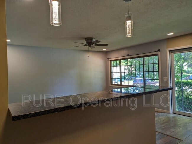 Foto del edificio - 3405 Cherry Lane
