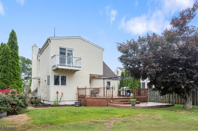 Foto del edificio - 428 Riverview Rd