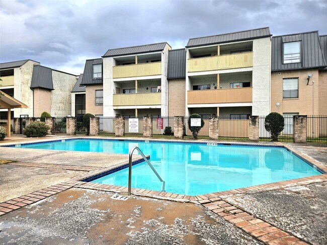 Building Photo - 8421 Hearth Dr